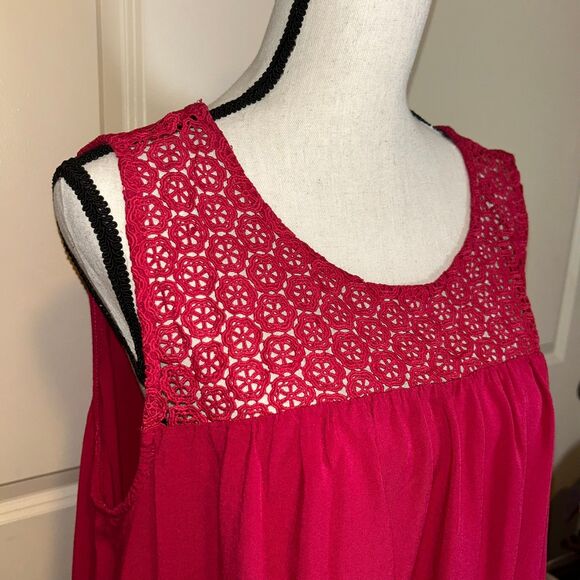 Old Navy Women's Red Embroidered Rayon Tank Top Sleeveless Sz. XL - Picture 2 of 5